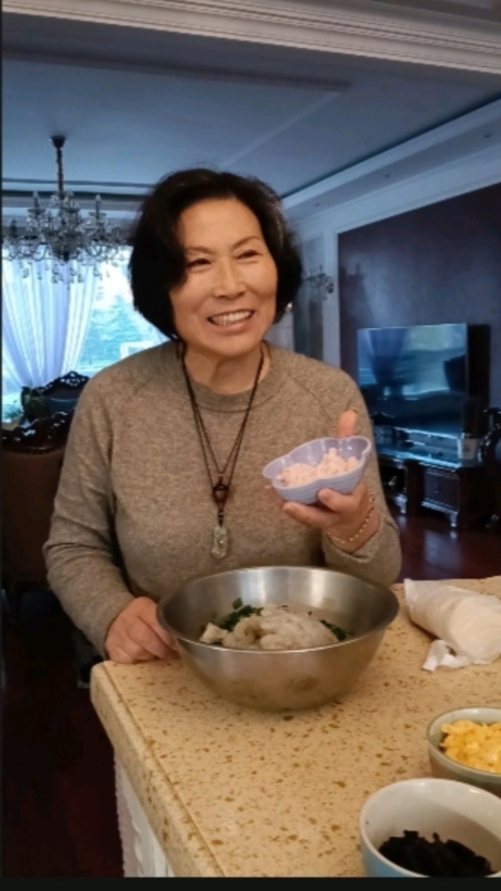 今天包的韭菜虾仁三鲜水饺,美味极了