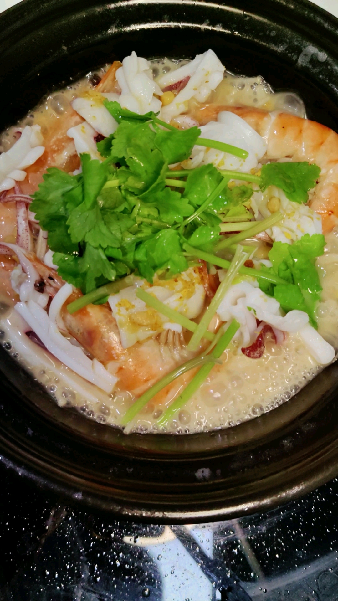 金针菇海鲜煲#家常美味烟火气# #砂锅鲜香四溢#