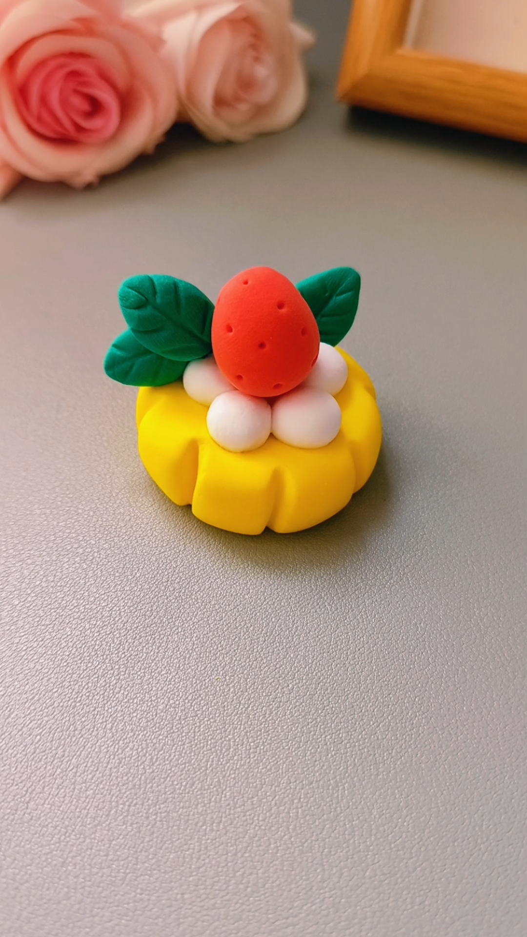 和宝宝一起来做粘土草莓南瓜小蛋糕!