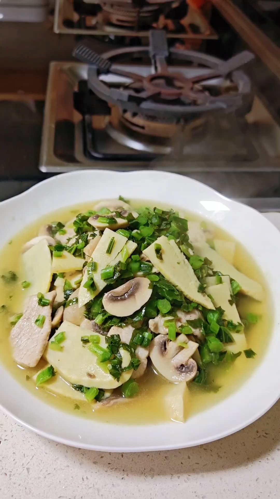 咸菜冬笋炒肉片，鲜