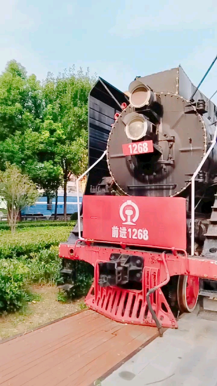 中国铁路机车的祖师爷-前进型蒸汽机车。历史感厚重