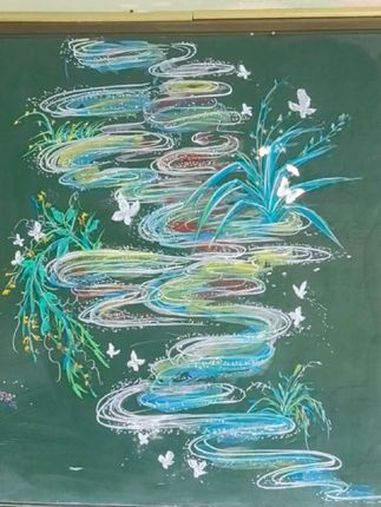 黑板报花涧 万能模板 看!溪水和山花融为一体啦!黑板报万能模板 黑板报 粉笔画 黑板报粉笔