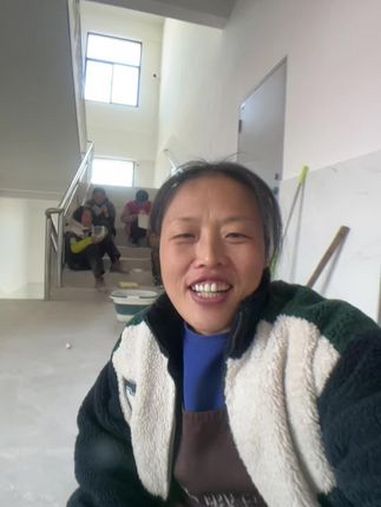 记录一下辛苦阿姨们的午餐时间 真情演绎 你的人生属于你自己 真实的样子 句子很短却字字入心