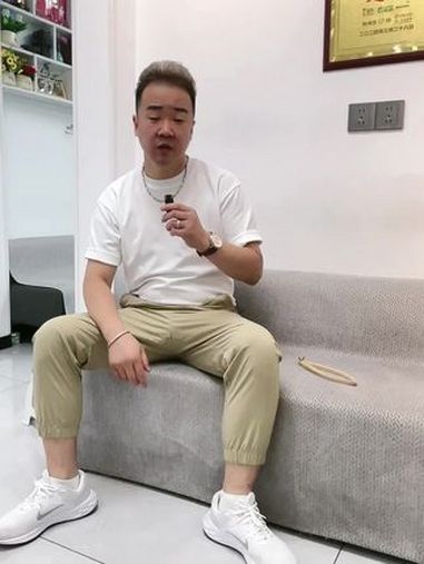 同城美发店推荐 懂你的发型师 原来真的会有人笑着走出理发店 大气的美发店店名推荐 丹东头等