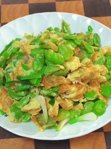 蚕豆炒鸡蛋 蚕豆炒蛋，到底是先炒蚕豆还是先炒蛋，今天就把饭店大厨的方法分享给大家。#蚕豆炒