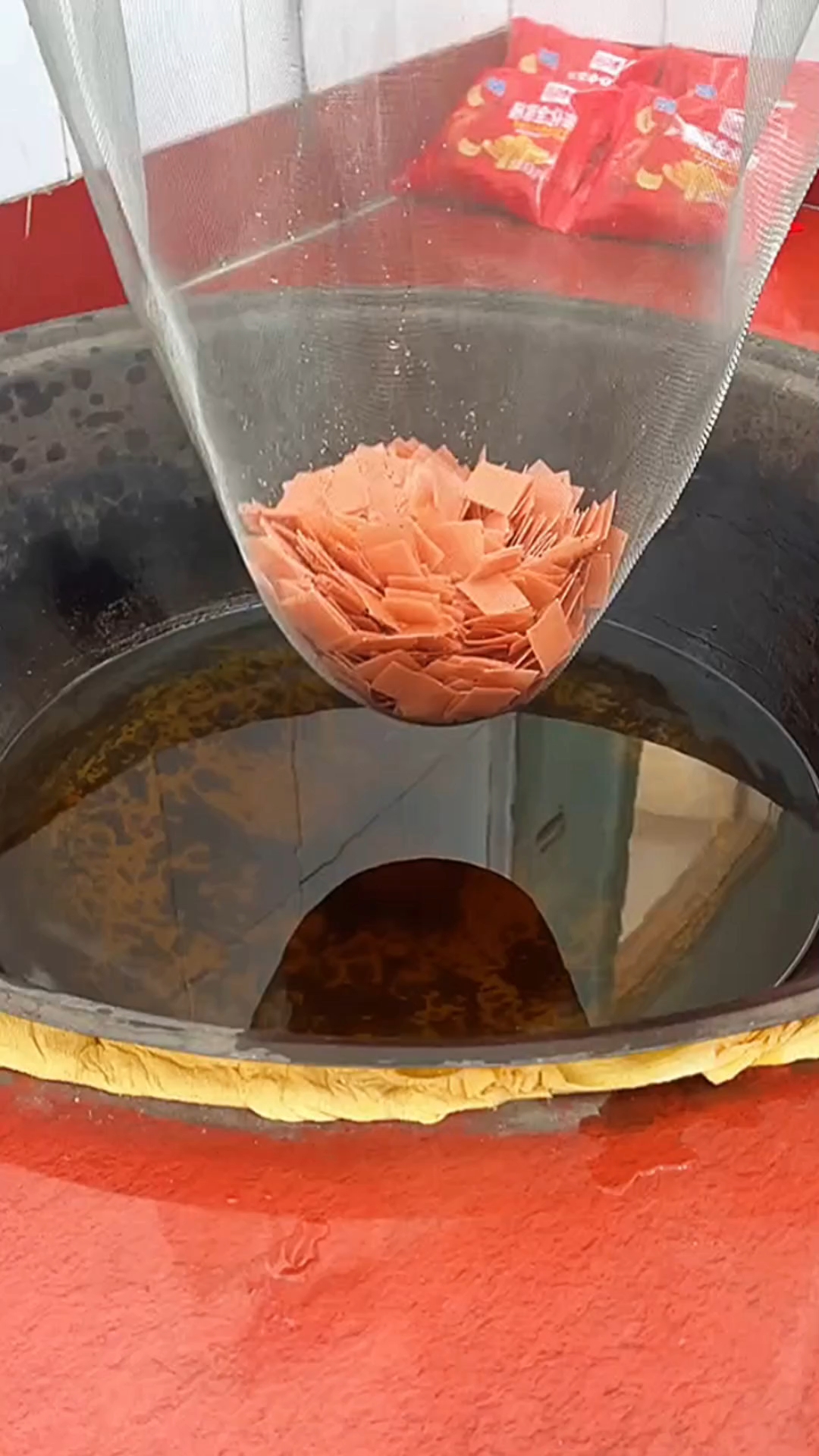 炸彩色薯片的小妙招。