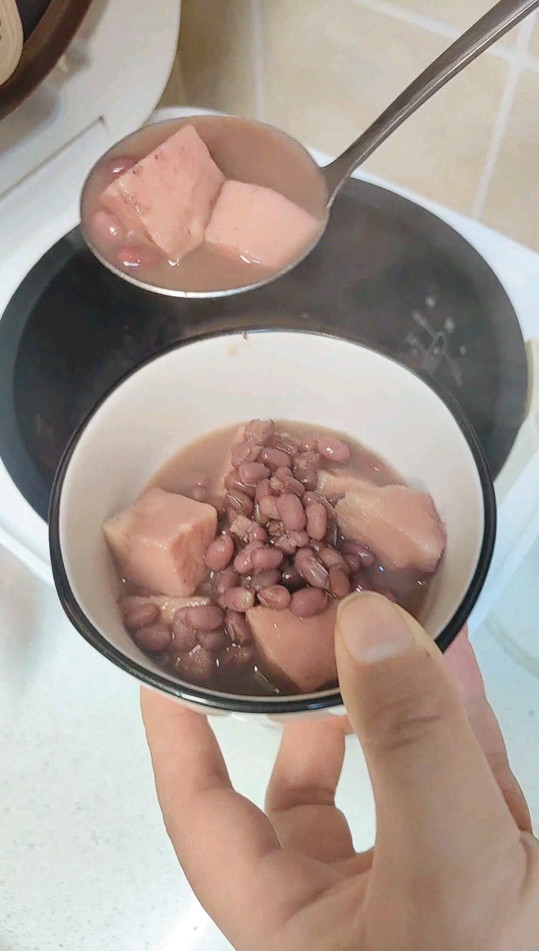 减肥的第65天～打卡减脂早餐,红豆芋头汤+香椿头蛋饼