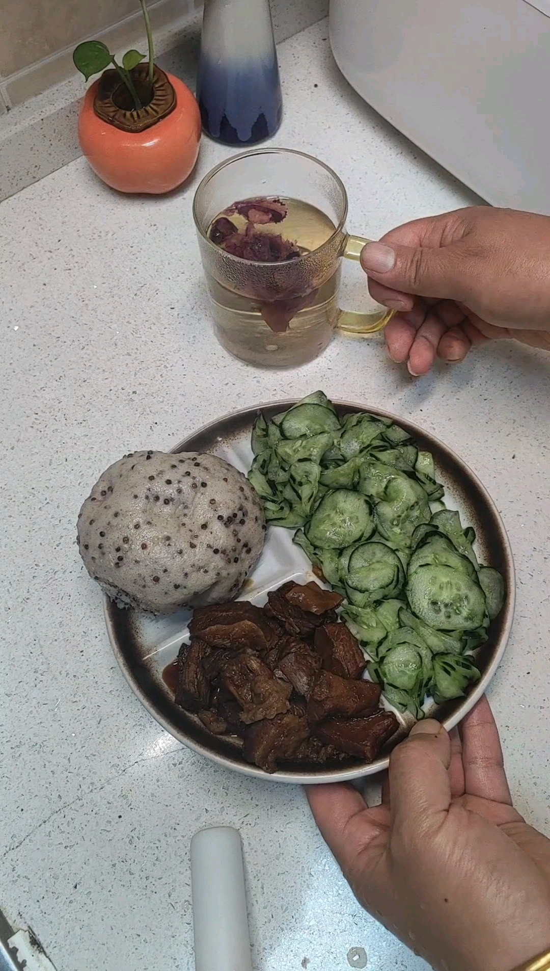 减肥的第81天～打卡减脂午餐,低卡无油版的红烧牛肉+藜麦馒头