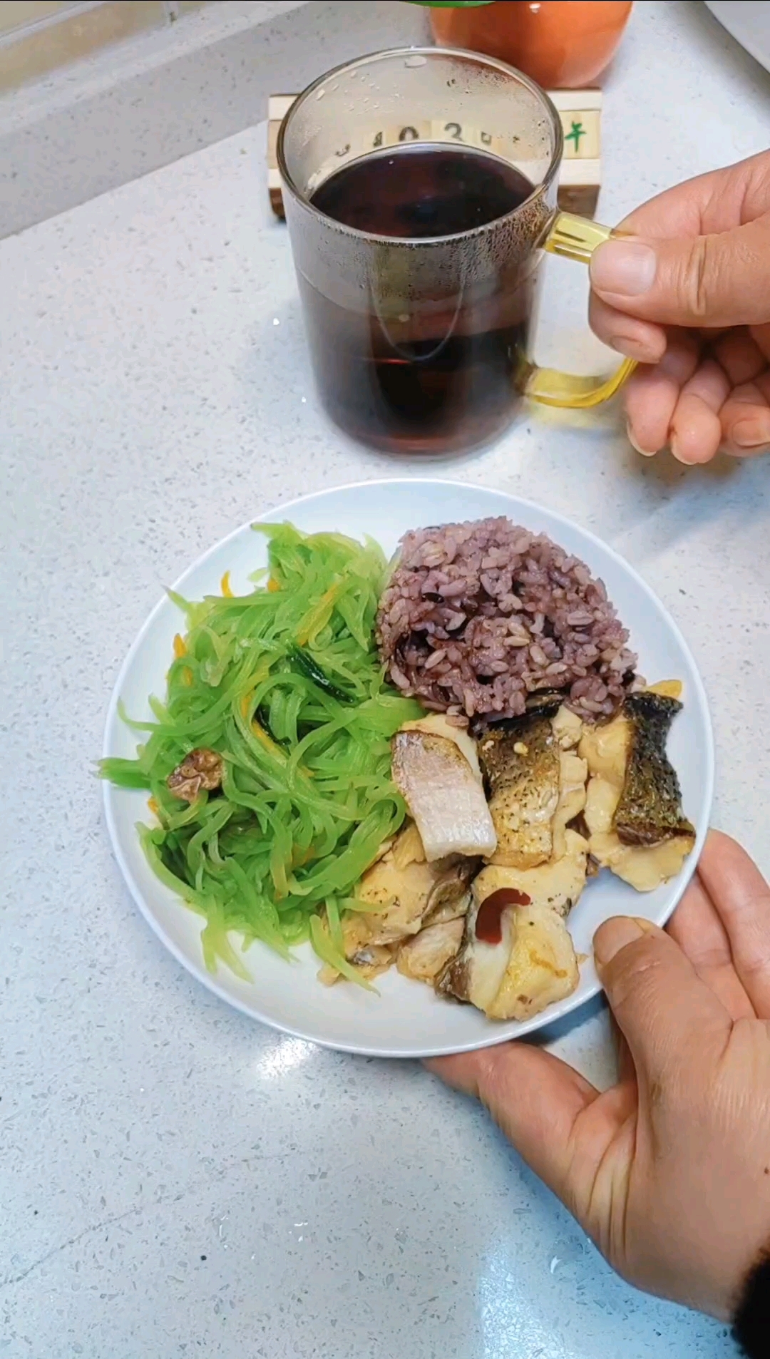 减肥的第24天～打卡减脂午餐,红烧鱼块+清炒莴笋+杂粮饭#