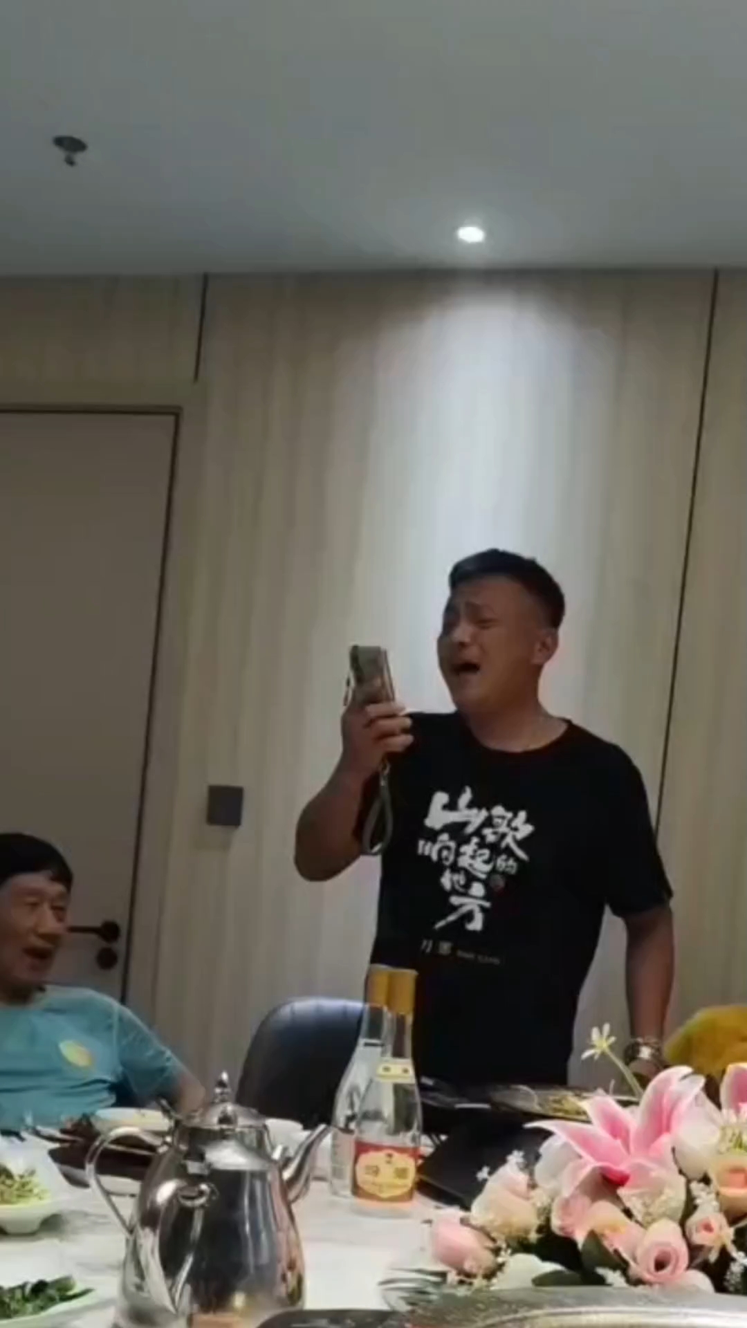 广州南派花毽俱乐部和武汉南派花毽俱乐部欢聚一堂,现场其乐融融