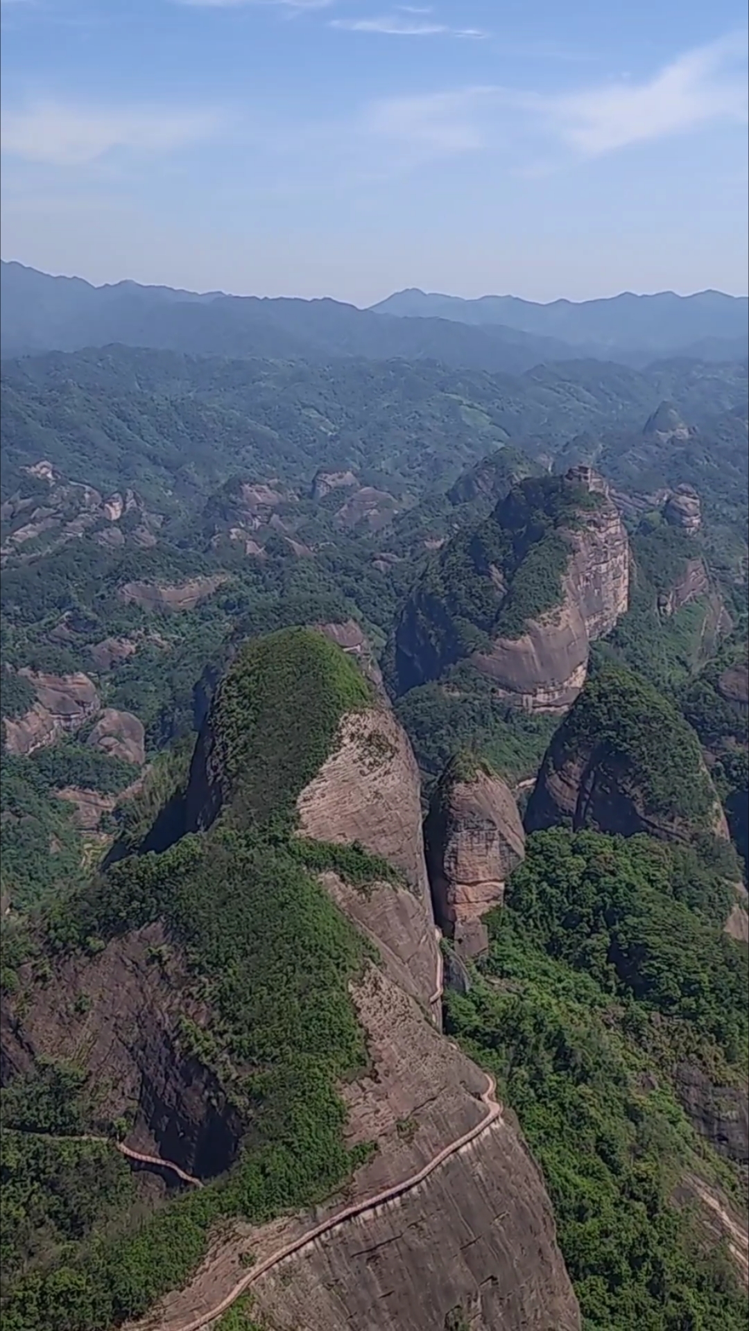 崀山八角寨.鲸鱼闹海观景平台,俯瞰群峰