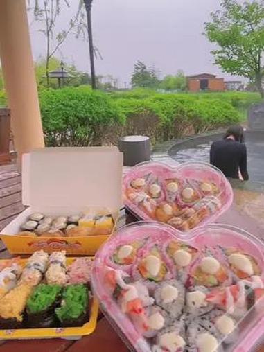 十几块钱吃套餐,春天的浪漫一半是n多寿司给的!n多寿司、五一吃货探店日记、春日里的探店地图