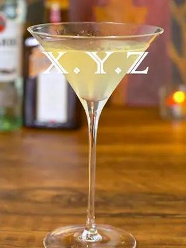 家庭调酒丨X.Y.Z 不如我们从头来过。XYZ取自于英文字母的结尾,寓意这是一杯终酒,我们
