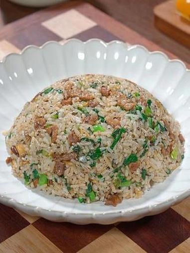 用黑松露做的牛肉菌菇饭居然这么好吃，菌菇的鲜香和黑松露独特的香味混合在一起，孩子每次都能吃