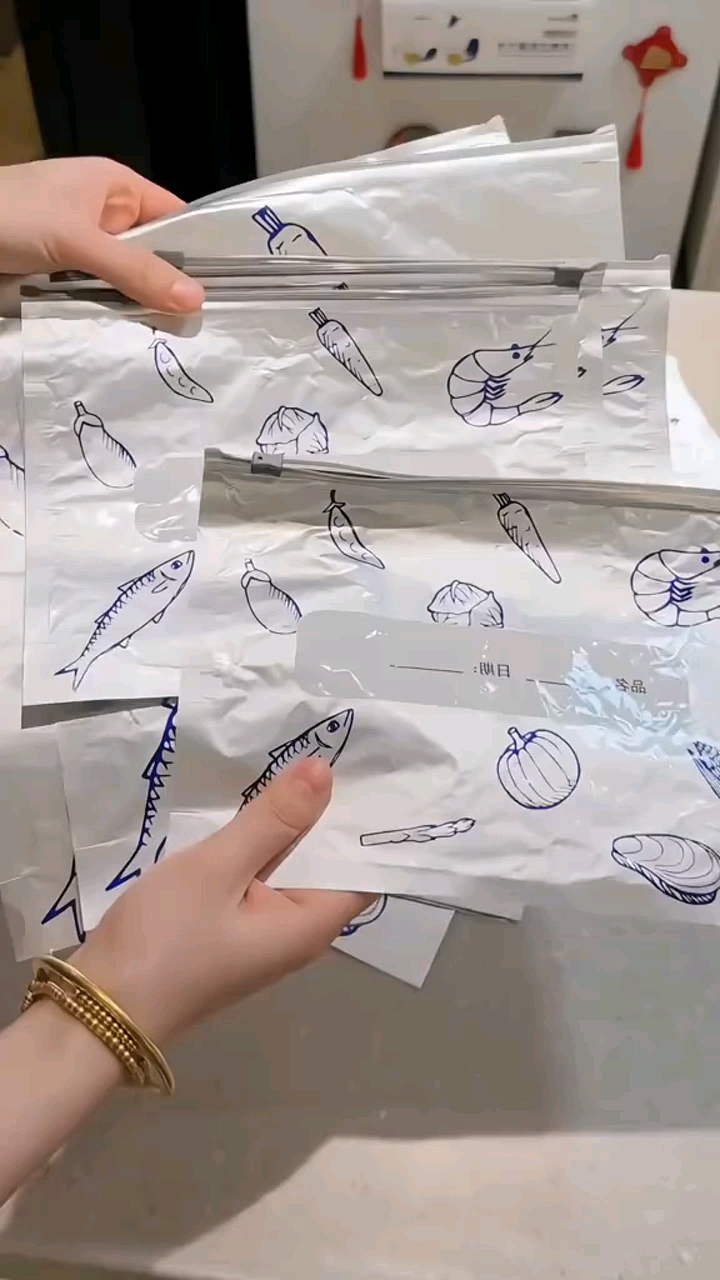 铝箔保鲜袋滑锁封口,装肉菜海鲜能保鲜,家家必备
