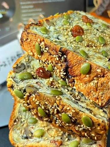 早上来一包搭配牛奶好吃又营养!每一片都很厚实!碧翠园全麦坚果吐司 碧翠园 粗粮 早餐吃什么