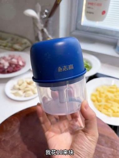 志高面对大主播的高额佣金,并没有选择放弃,而是自己学习拍视频,自己卖!厨房神器 绞肉机 打