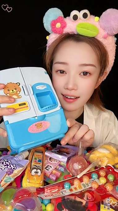 糖果都给你,可以原谅姐姐了吗 糖果 玩具 冰箱 吃糖果视频大全儿童 好吃又好玩的糖果