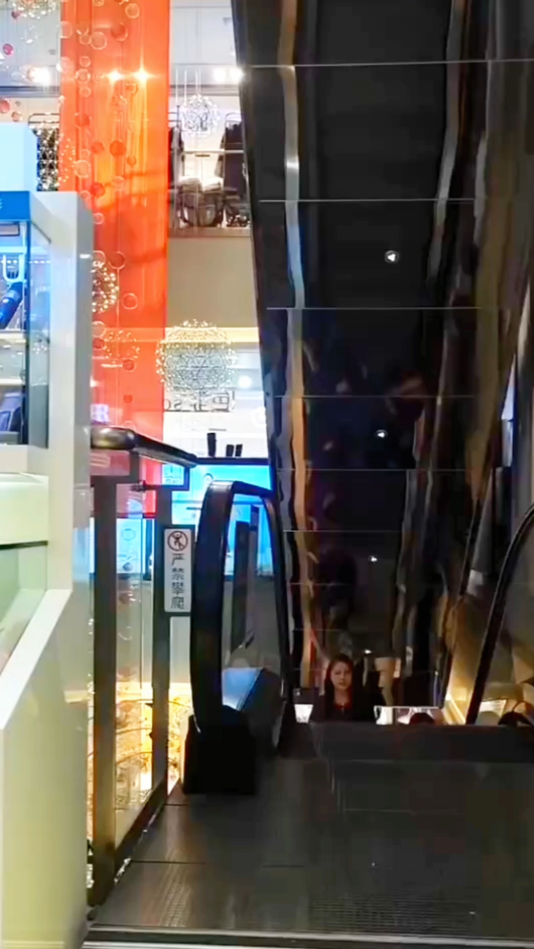 格竹品牌女装,轻奢高端,优雅大气,庄重精致。
