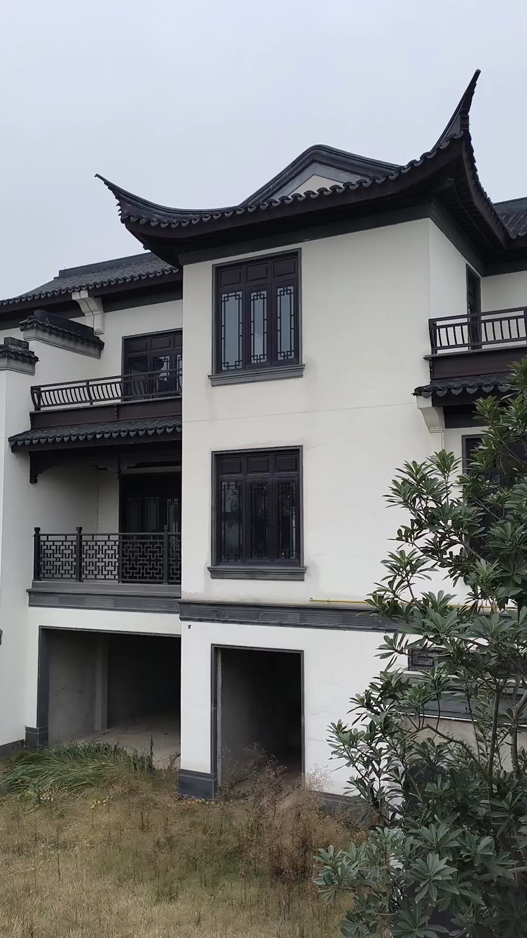 中式木屋建造  徽派建筑  仿古风效果图  中式庭院大门  