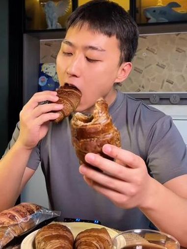 同样是粗粮,但比全麦面包好吃多了!蓬松酥软真的巨好吃!代餐 粗粮 全麦面包 早餐吃什么