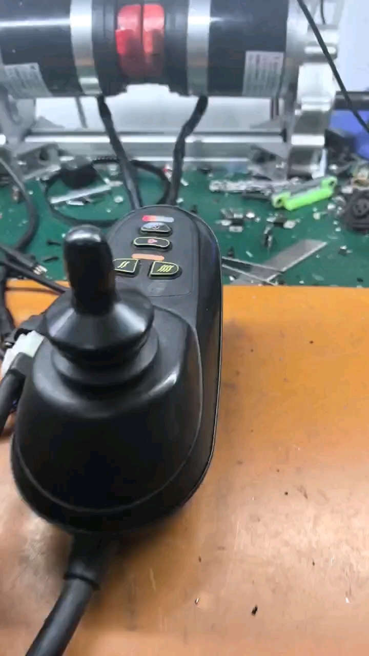 鱼跃电动轮椅的控制器,麦控M7086,不开机的故障