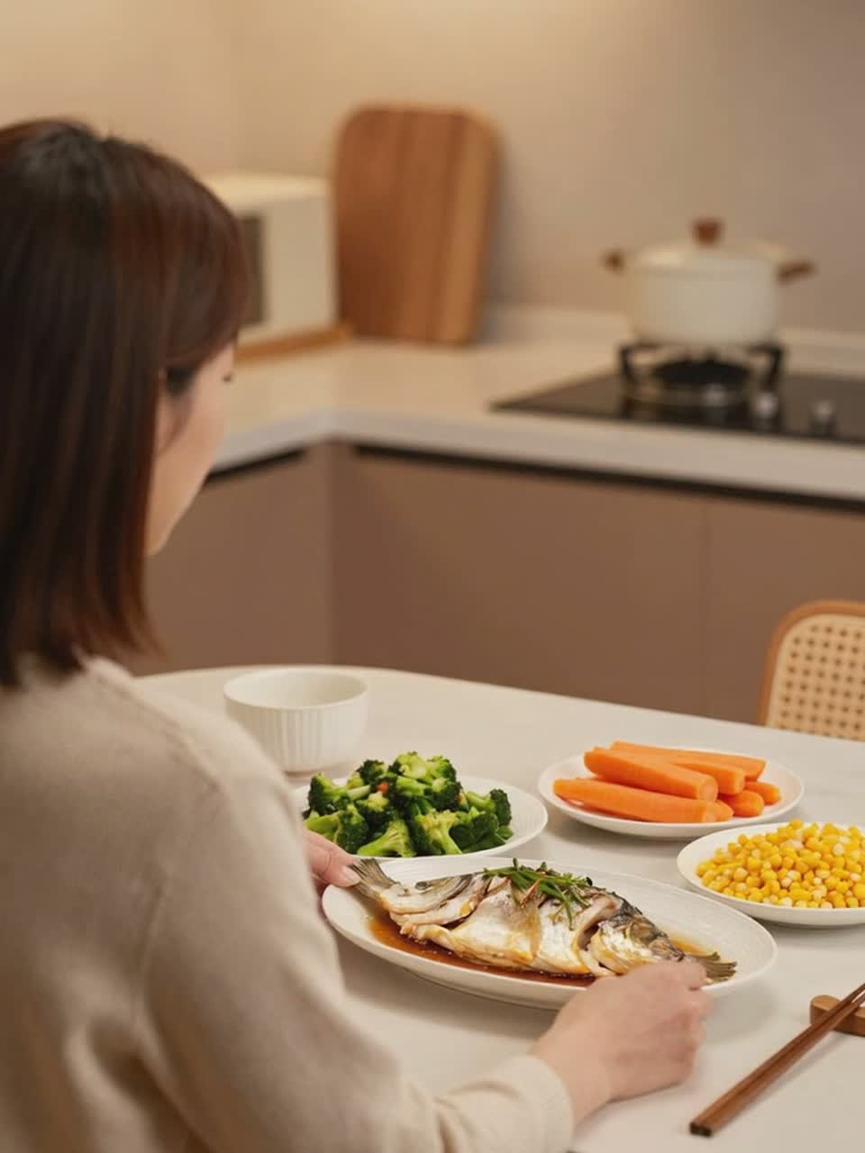 晚餐吃点蔬菜鱼肉 儿童拒流感 营养均衡身体好