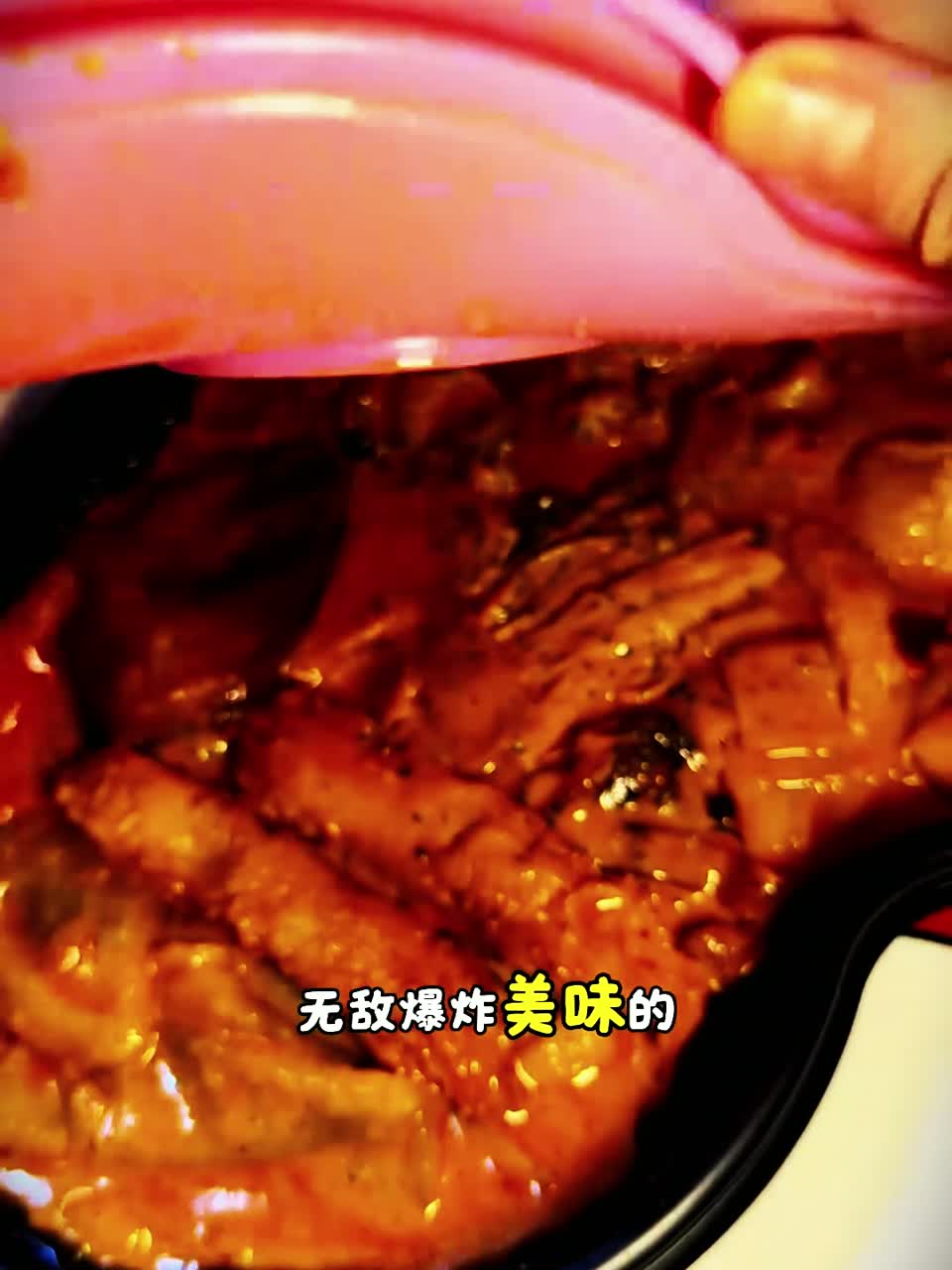 韩国goobne炸鸡配首尔最好吃的外卖辣番茄奶油炖鸡