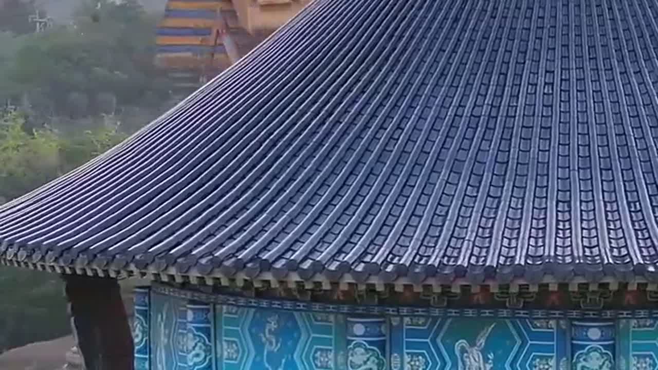 山寨版狮身人面像,按照1 -1比例打造而成