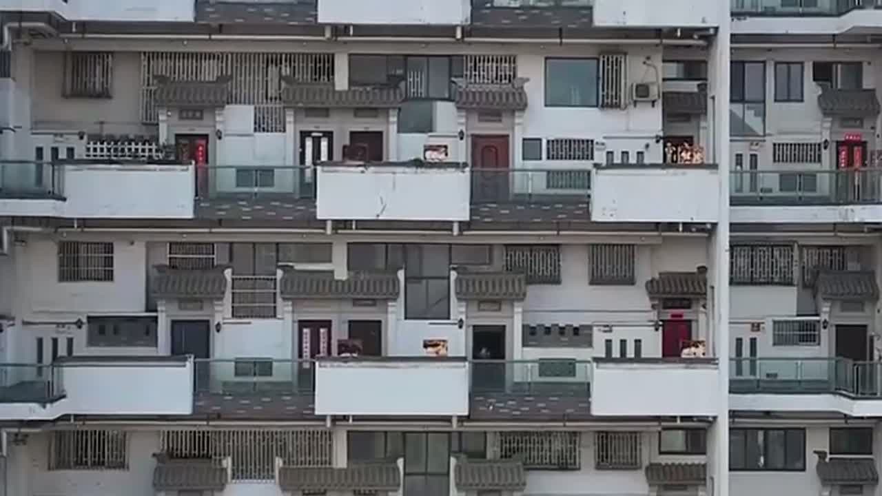 空中徽派建筑，让古代建筑散发新的活力，家家户户 青瓦白墙 砖雕门楼