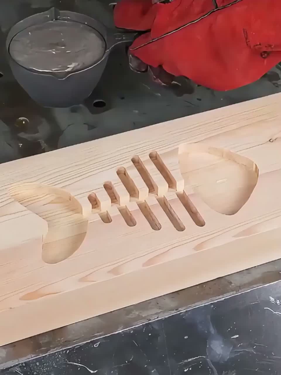 如何手工制作一个独一无二价格昂贵的鱼骨LOGO？