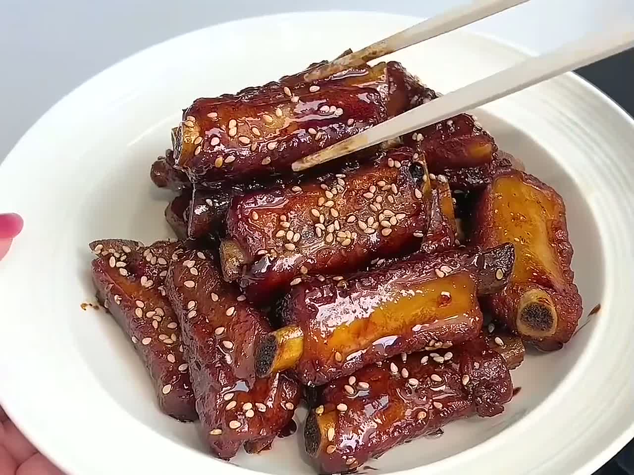 糖醋排骨 家庭版糖醋排骨，做法简单，大人小孩都爱吃