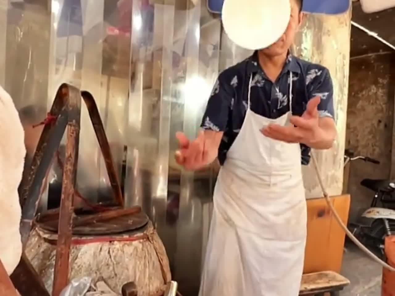 牛肉汤里加豆腐脑，有人吃过吗？寿县老店四代传承！