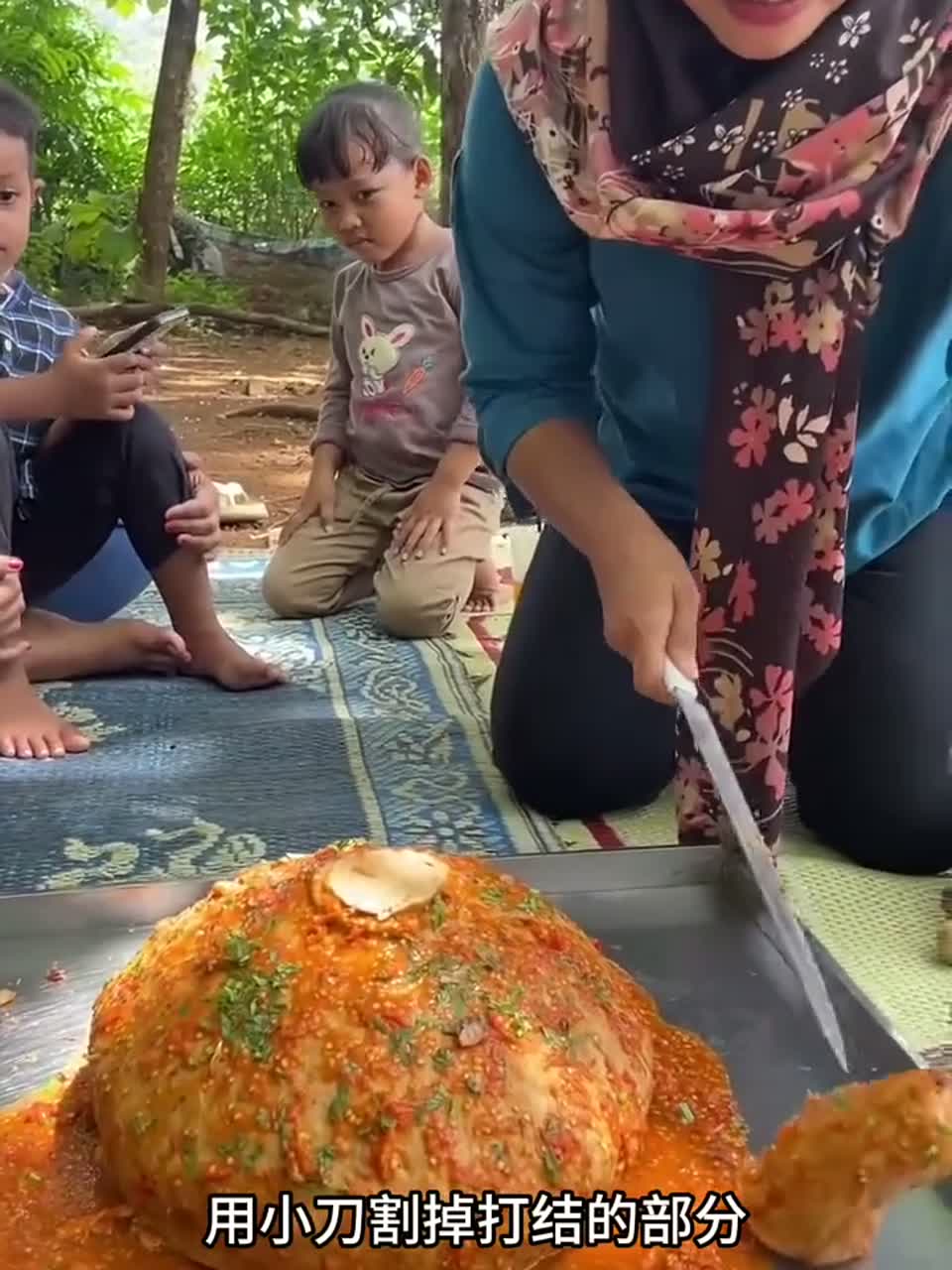 丰盛的午餐大开席，家庭欢乐时光！