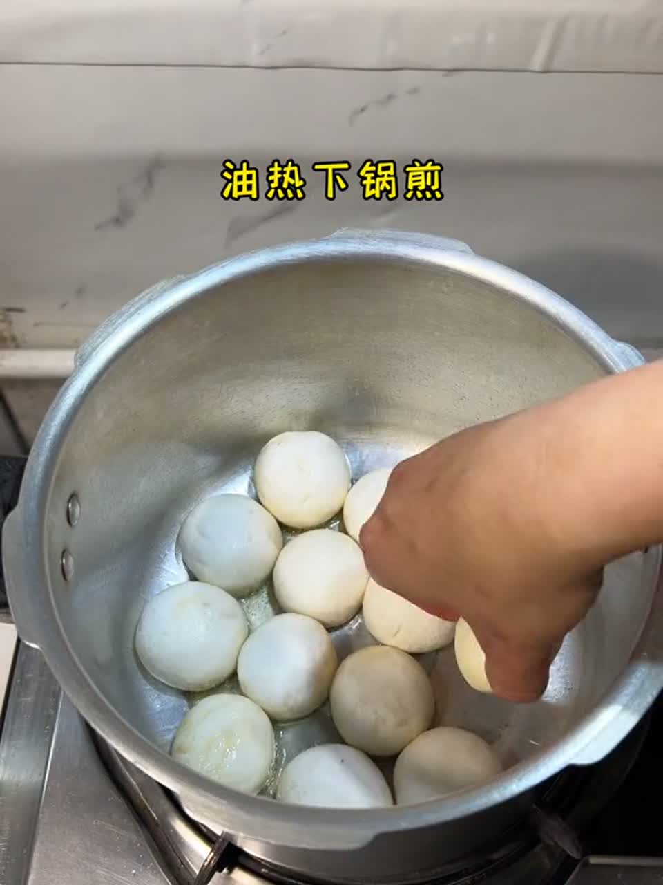 谁懂这牛肉汤喝下去有多满足！牛肉嫩滑，汤汁鲜甜，太好吃了