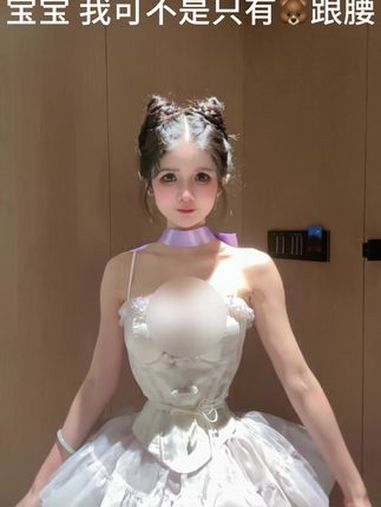 我可不是娇滴滴的狗头!摊饼两年的成果——肌肉狗头!