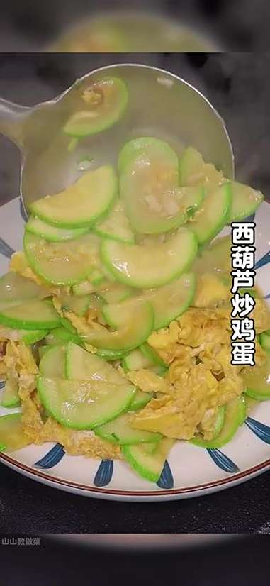 以后西葫芦买回来了,你就像我这样做一份西葫芦炒鸡蛋,做法简单,好吃下饭。家常菜 下饭菜 西