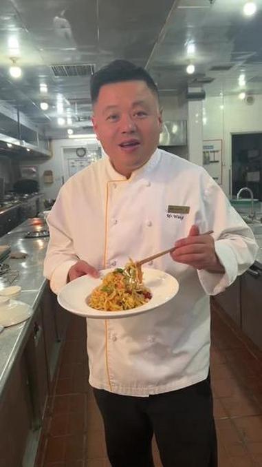 酸菜梗拌三文鱼 热门非常有地方风味的一道小凉菜