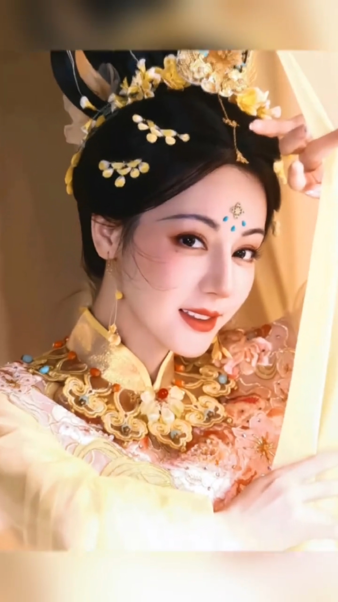 迪丽热巴中秋仙女造型,美得让人挪不开眼!