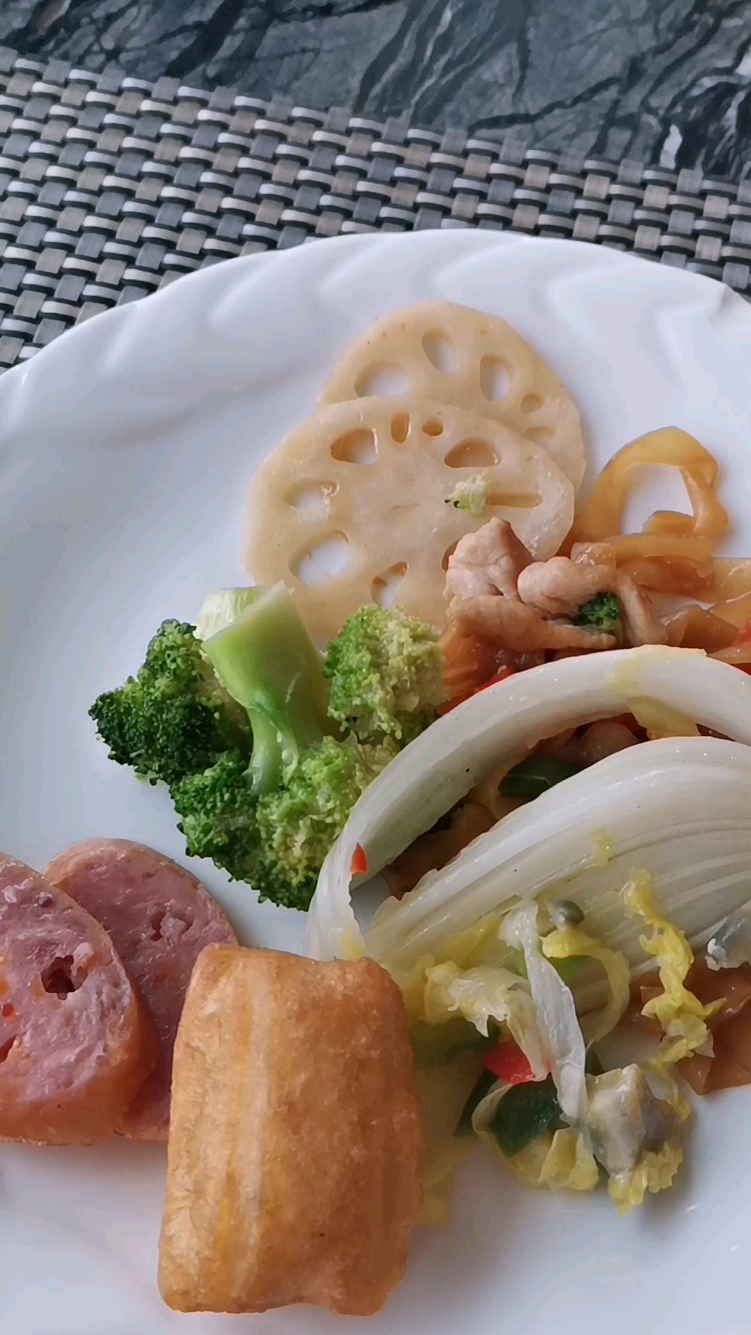 柳州最高酒店的自助早餐,原来有这些东西可以吃!