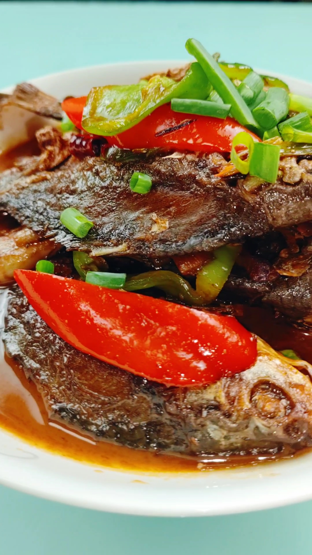 野生鲫鱼，变着法子吃，这样做，夏天吃超级开胃
