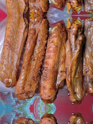 敢辣才绝味 爆好吃够绝味 绝味鸭脖 这样的国庆假期好city啊 好吃到停不下来