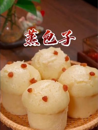 蒸蒸馒头就是这么简单,揉好面放置30分钟,直接上锅蒸15分钟就完事了,比买来的还蓬松宣软。