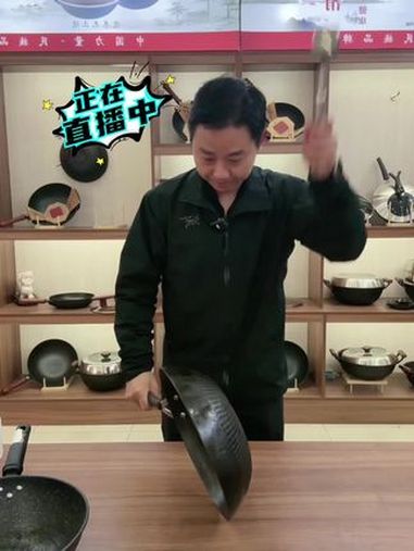 炒菜锅怎么选 健康耐用无涂层的生铁锅 无涂层不粘锅 铸铁锅 家用炒锅推荐