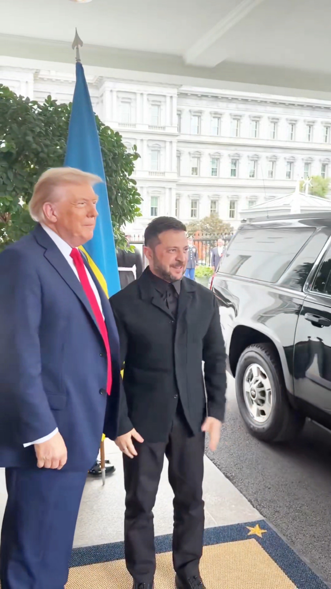 与特朗普大吵半年后，泽连斯基时隔半年再次进入白宫，改穿西服