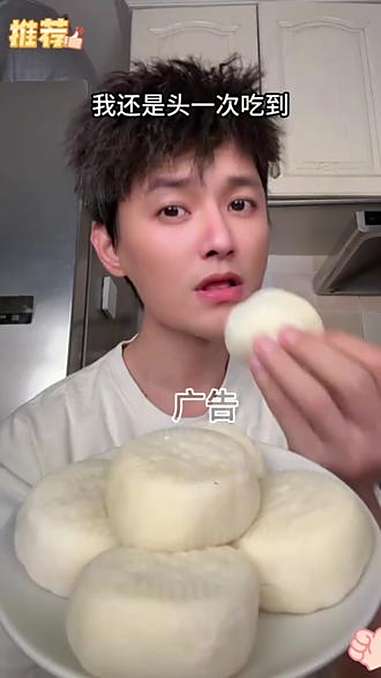 这糯叽叽的一口爆浆,浓郁的榴莲果肉。真的巨丝滑巨好吃!榴莲月饼 榴莲冰皮月饼 月饼