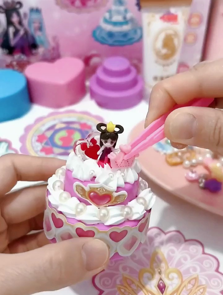 没有小女孩能拒绝的 DIY奶油蛋糕,做出来也太好看了