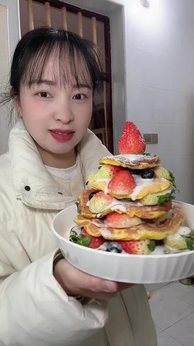 圣诞节快到了,赶紧给家里的小朋友安排这个松饼圣诞树吧,简单方便又营养#松饼粉 #松饼圣诞树