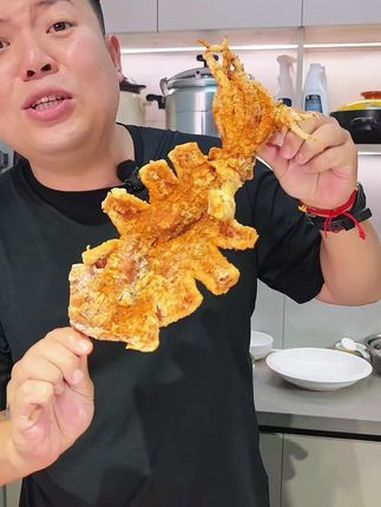 最近爆火的轰炸大鱿鱼，妹夫又被大舅哥玩了 美食 同城美食 美食制作分享