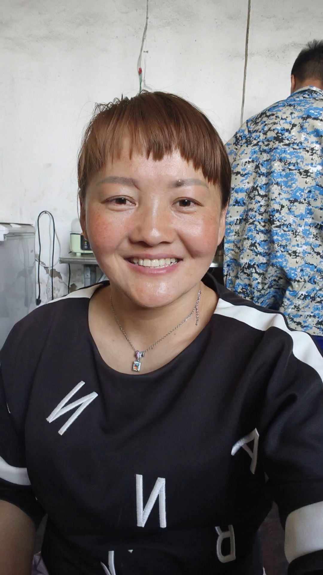 媳妇挖荠菜上头了,一天两顿荠菜包子,不过我也觉得美味无比!